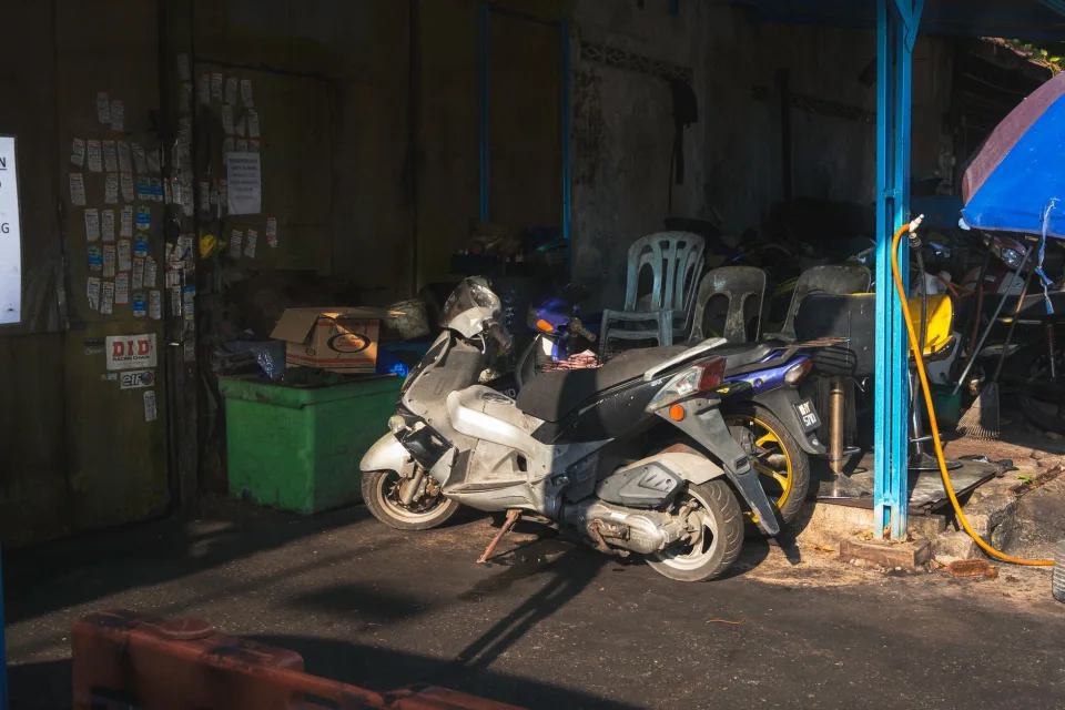 Khu rửa xe máy